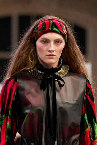 Look 7